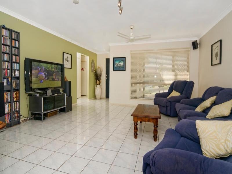 6 St James Court, Little Mountain QLD 4551