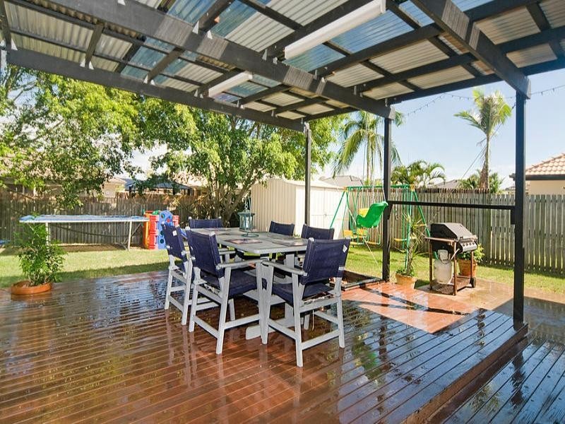 6 St James Court, Little Mountain QLD 4551