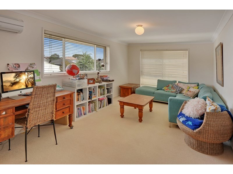 Unit 2 15 Liekefett Way, Little Mountain QLD 4551