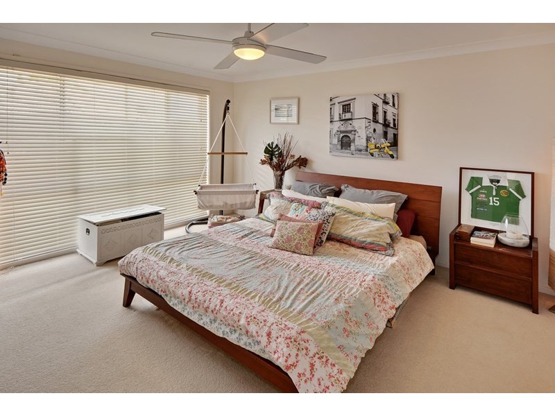 Unit 2 15 Liekefett Way, Little Mountain QLD 4551