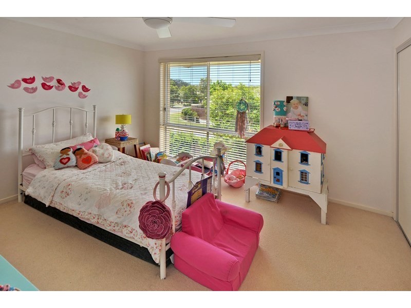 Unit 2 15 Liekefett Way, Little Mountain QLD 4551