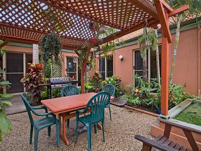 8 Bottlebrush Place, Little Mountain QLD 4551