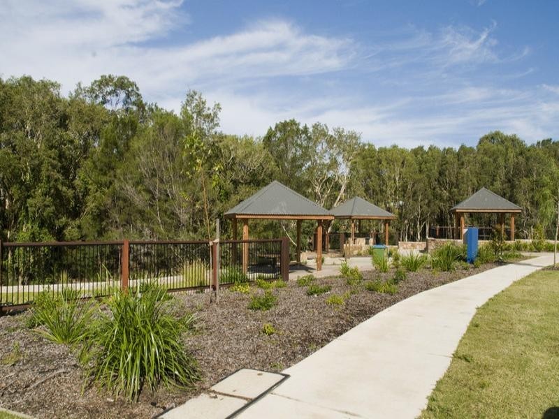 77 High Park Crescent, Little Mountain QLD 4551