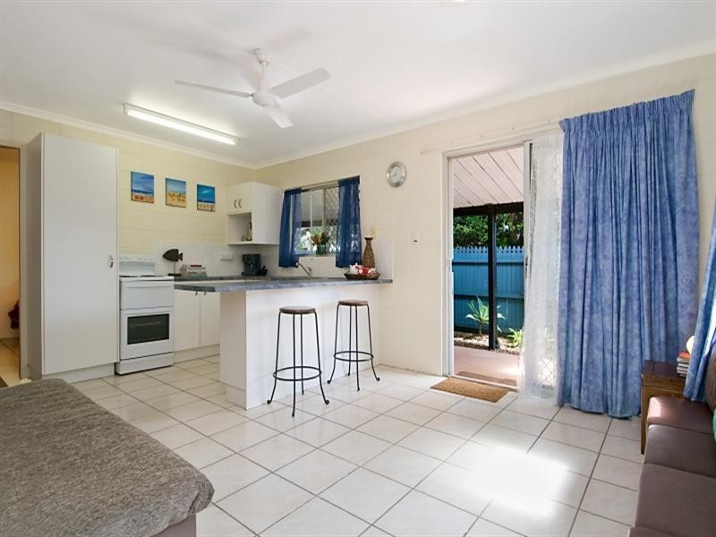 1 and 2/24 Birubi Street, Currimundi QLD 4551