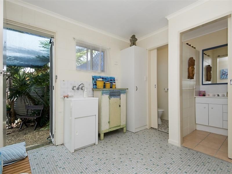 1 and 2/24 Birubi Street, Currimundi QLD 4551