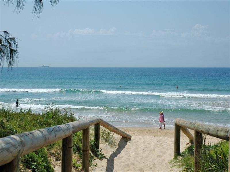 1 and 2/24 Birubi Street, Currimundi QLD 4551