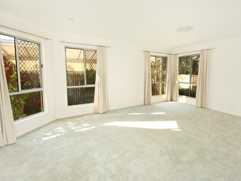 4 Bracken Place, Currimundi QLD 4551