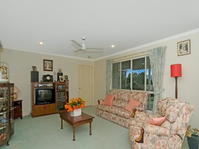 18 Kalowendha Avenue, Pelican Waters QLD 4551