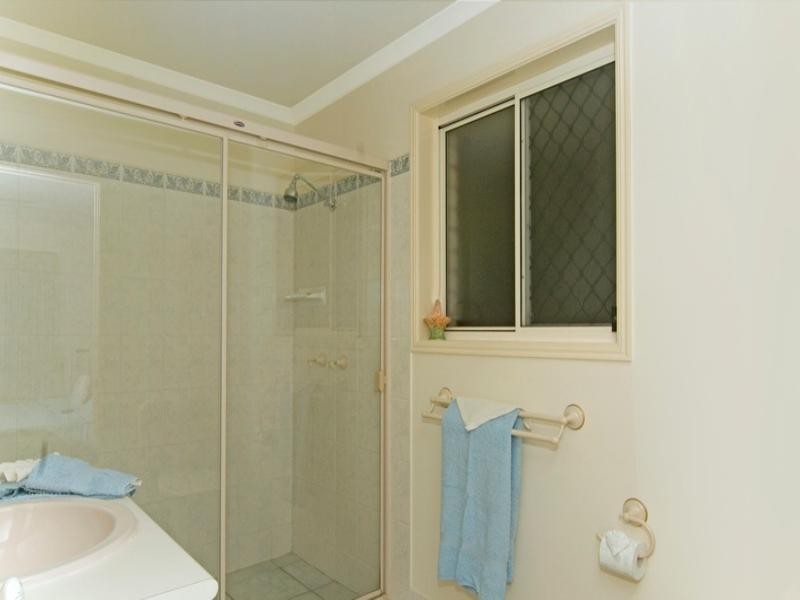 18 Kalowendha Avenue, Pelican Waters QLD 4551