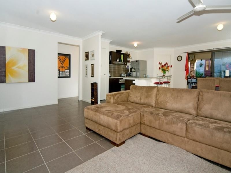 4 Jade Court, Little Mountain QLD 4551