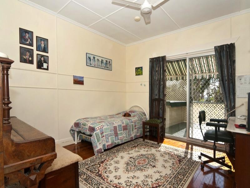3 Burgess Street, Caloundra QLD 4551