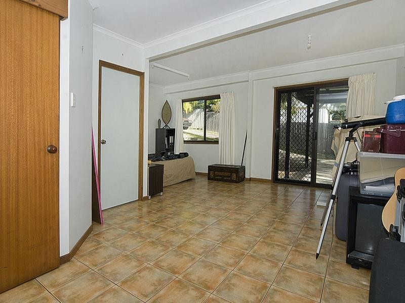 9 Ironbark Road, Little Mountain QLD 4551