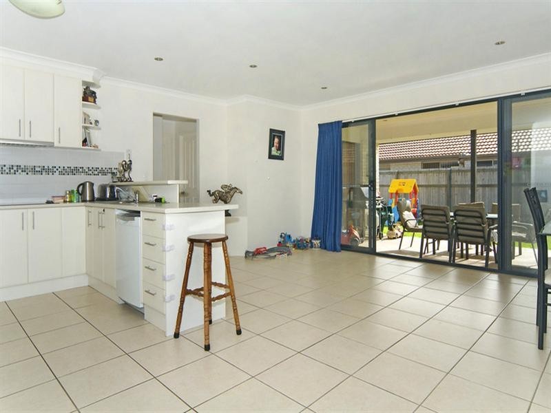 4 Peony Circuit, Little Mountain QLD 4551