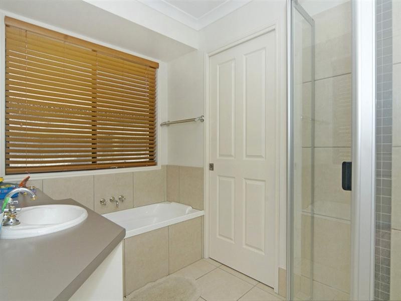 4 Peony Circuit, Little Mountain QLD 4551