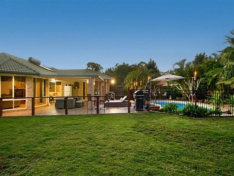 19 Phar Lap Court, Little Mountain QLD 4551