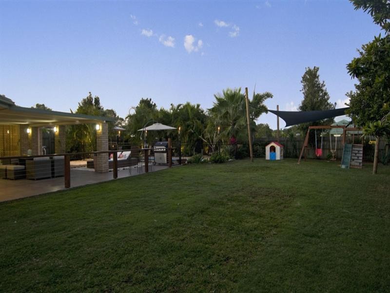 19 Phar Lap Court, Little Mountain QLD 4551