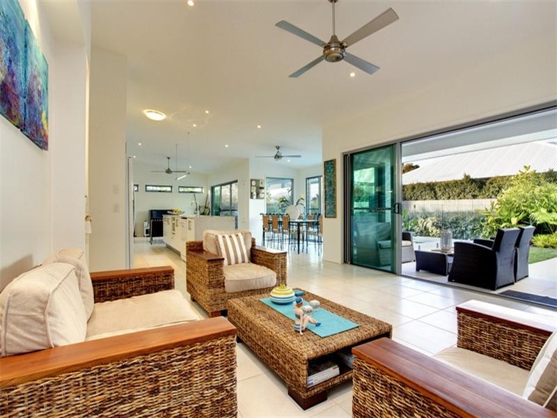 14 Sea Glint Place, Pelican Waters QLD 4551