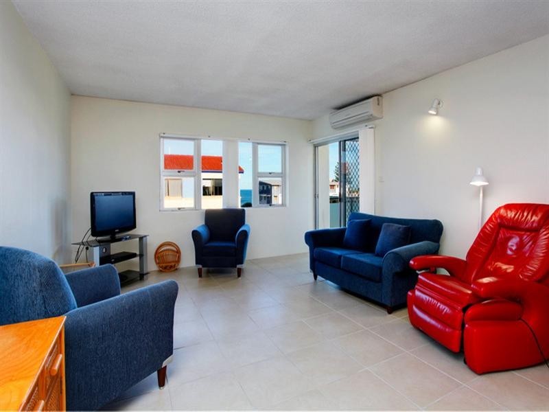 Unit 5 ‘Nimolanca’ 3 Warne Terrace, Kings Beach QLD 4551