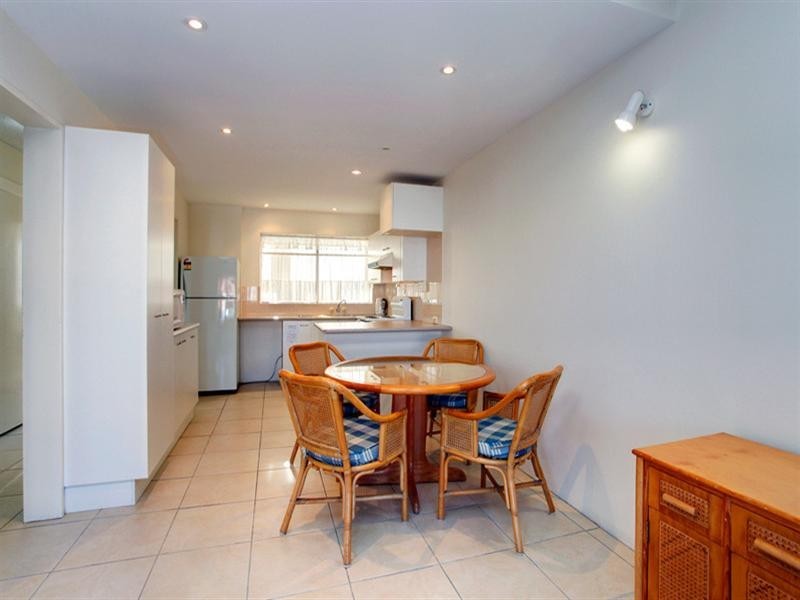 Unit 5 ‘Nimolanca’ 3 Warne Terrace, Kings Beach QLD 4551