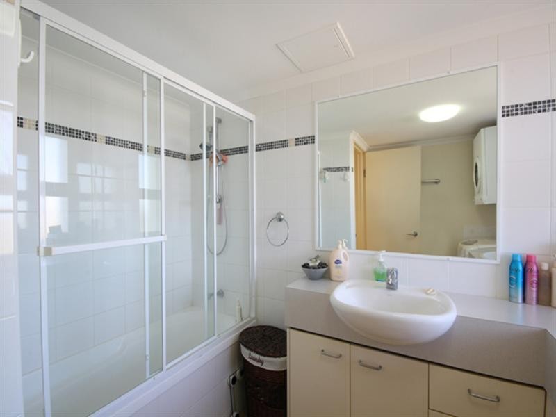 Unit 17 ‘The Lighthouses’ 5 Canberra Terrace, Kings Beach QLD 4551
