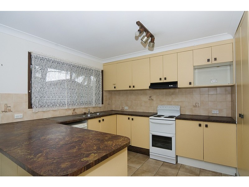 36 Enfield Crescent, Battery Hill QLD 4551