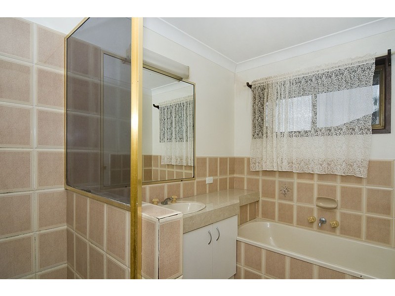 36 Enfield Crescent, Battery Hill QLD 4551