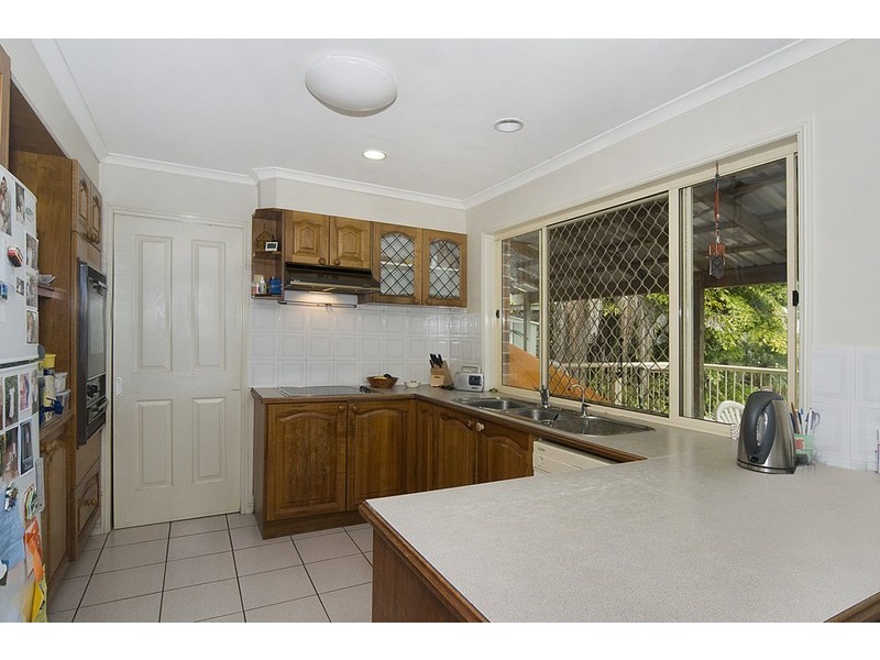18 Enfield Crescent, Battery Hill QLD 4551