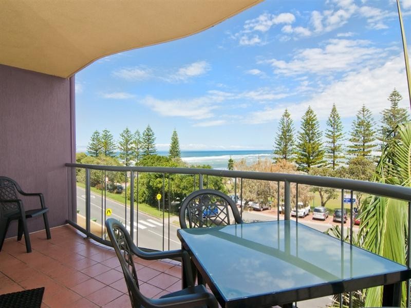 Unit 3 ‘Waterview’ 14 Bulcock Beach Esplanade, Caloundra QLD 4551