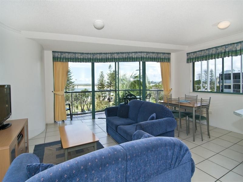 Unit 3 ‘Waterview’ 14 Bulcock Beach Esplanade, Caloundra QLD 4551