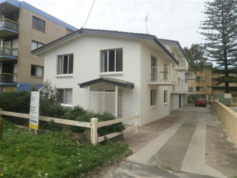Unit 4 ‘Beachcomber’ 7 Dingle Avenue, Kings Beach QLD 4551