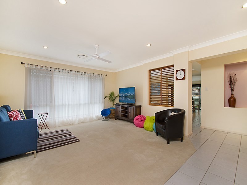 10 Eastern Rise, Little Mountain QLD 4551