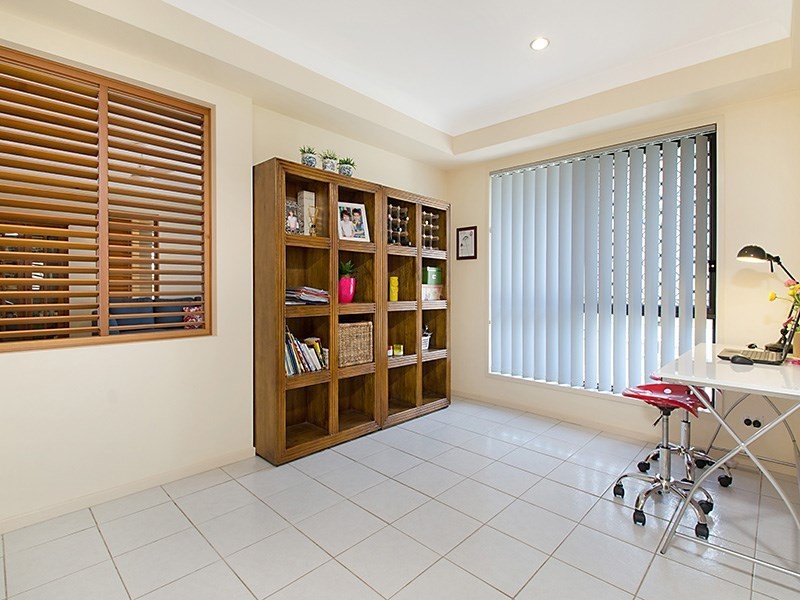10 Eastern Rise, Little Mountain QLD 4551