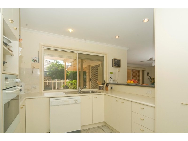 18 Kalowendha Avenue, Pelican Waters QLD 4551