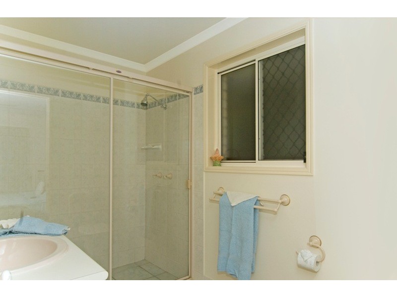 18 Kalowendha Avenue, Pelican Waters QLD 4551