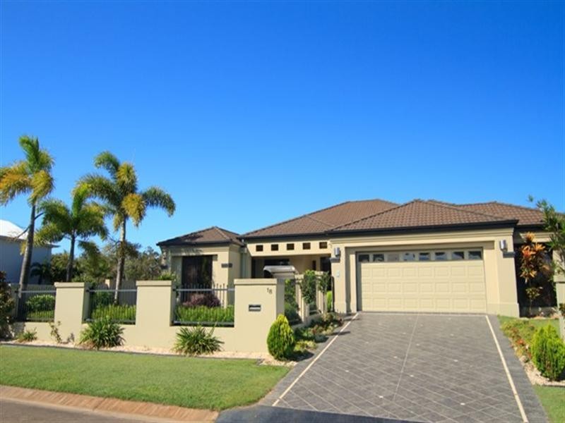 18 Wallaby Circuit, Pelican Waters QLD 4551