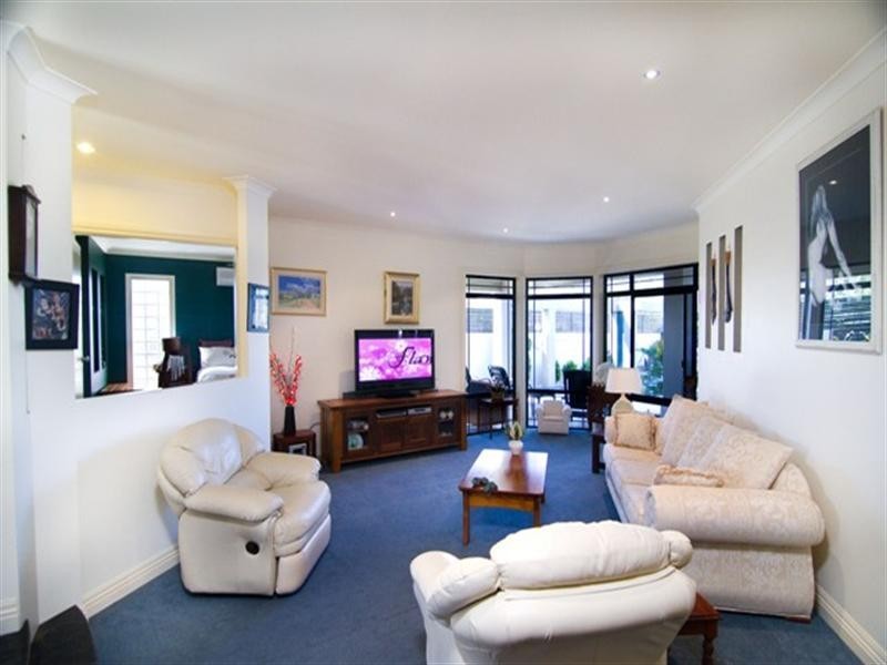 18 Wallaby Circuit, Pelican Waters QLD 4551