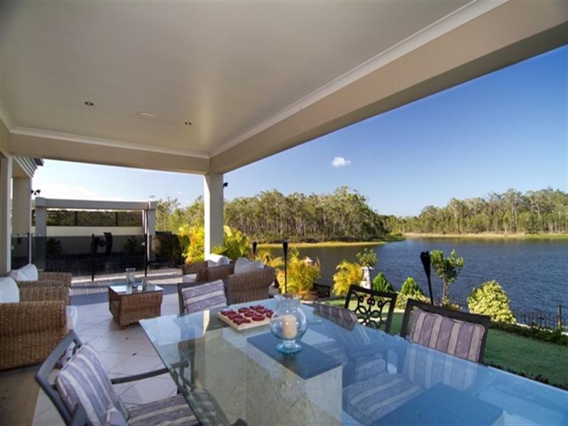 18 Wallaby Circuit, Pelican Waters QLD 4551