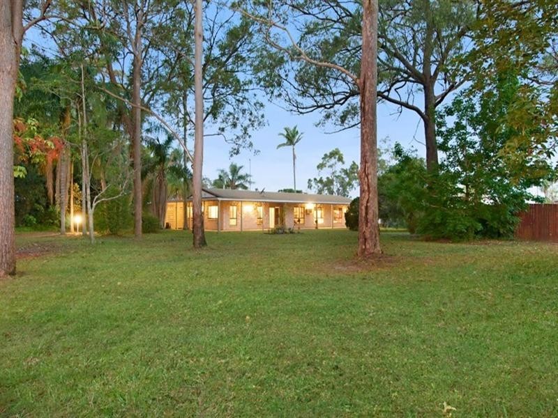 15 Casuarina Drive, Little Mountain QLD 4551