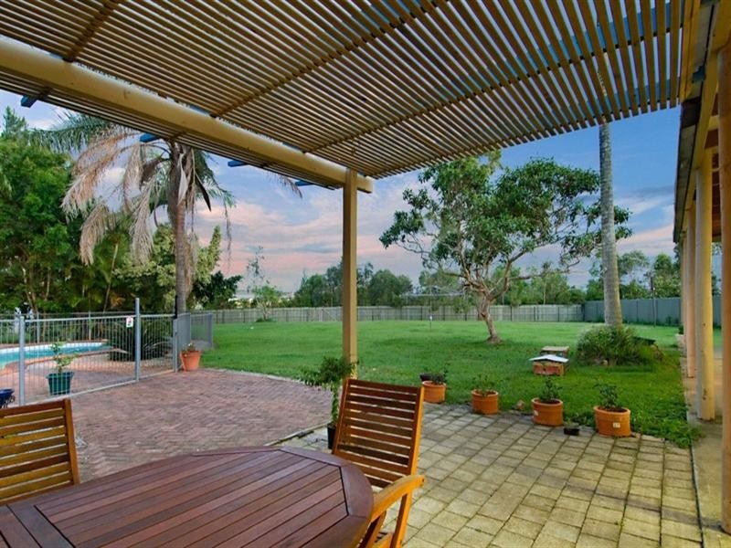15 Casuarina Drive, Little Mountain QLD 4551