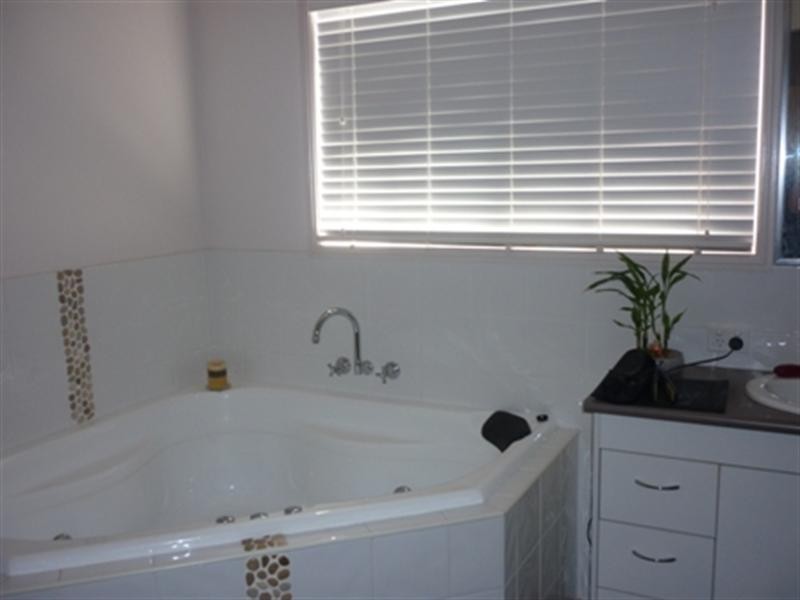 18 Rawson Street, Caloundra West QLD 4551