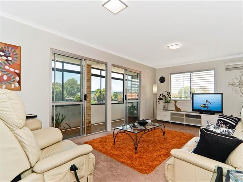 6 Roberts Street, Golden Beach QLD 4551