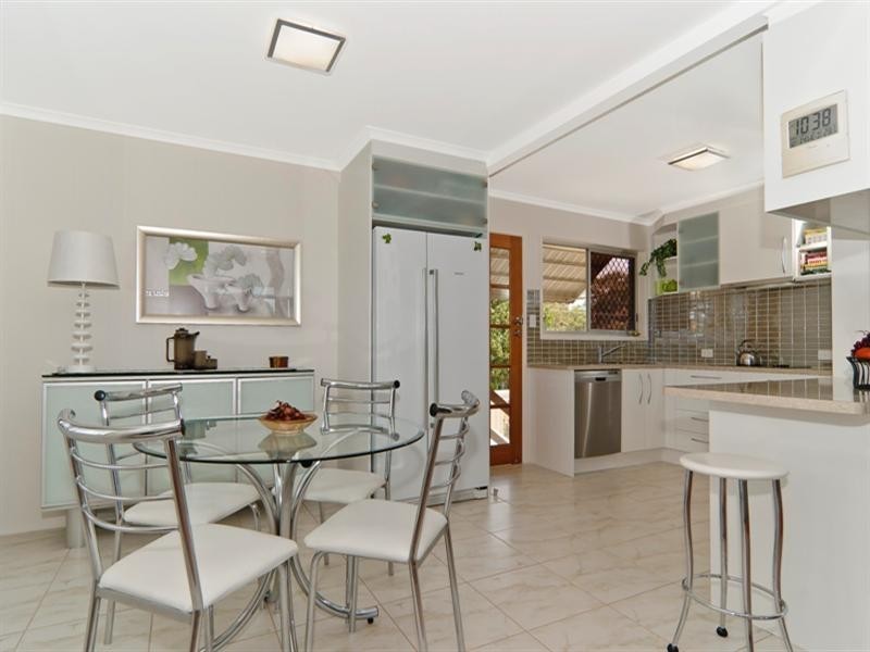 6 Roberts Street, Golden Beach QLD 4551