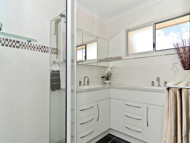 6 Roberts Street, Golden Beach QLD 4551