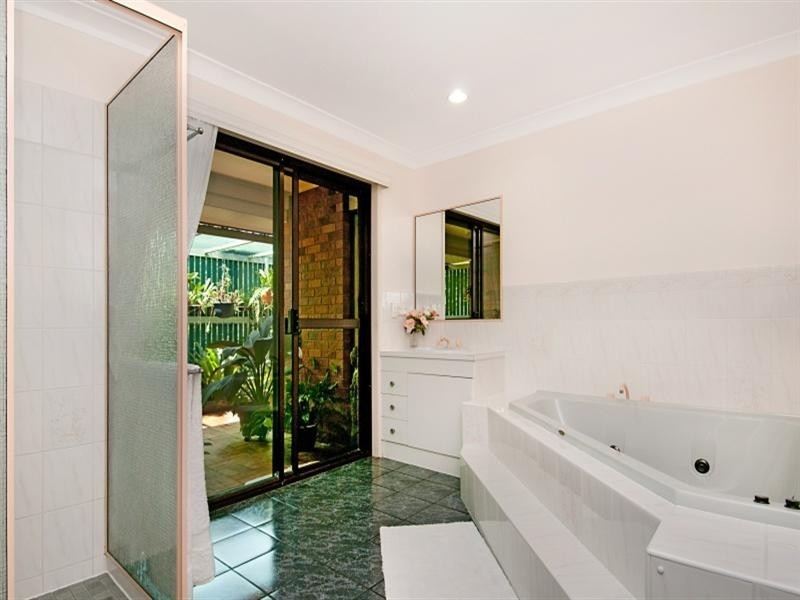 50 Casuarina Drive, Little Mountain QLD 4551