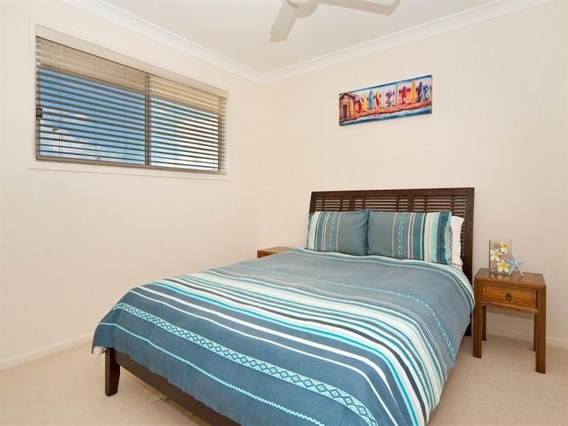 2/15 Liekefett Way, Little Mountain QLD 4551