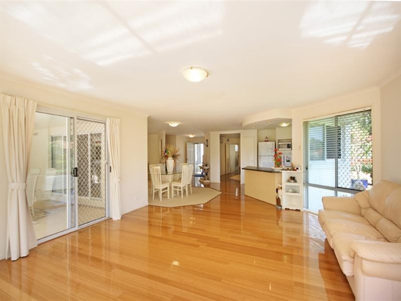 6 Heath Court, Little Mountain QLD 4551
