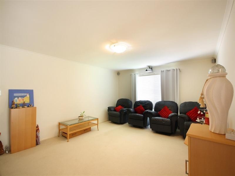 6 Heath Court, Little Mountain QLD 4551