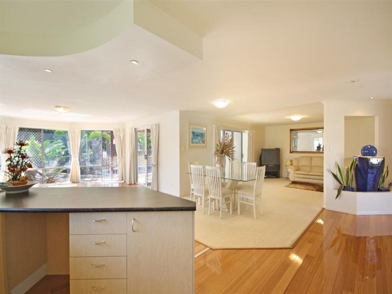 6 Heath Court, Little Mountain QLD 4551