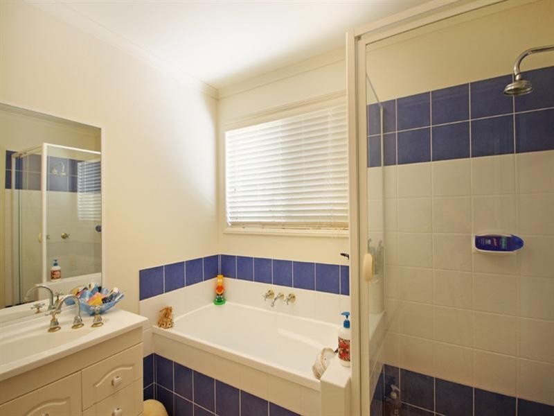 6 Heath Court, Little Mountain QLD 4551