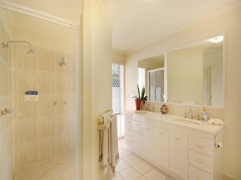 6 Heath Court, Little Mountain QLD 4551